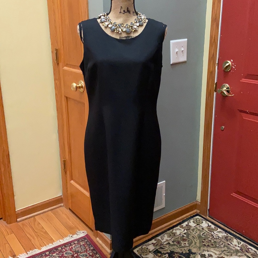 Basic black dress - light fabric, like new